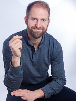 Přidělený specialista z nebankovní společnosti, dluhové poradny Dům Dluhů Tomáš Maček